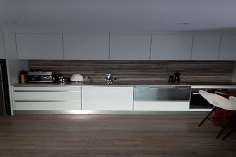 Photo of property in 2/7 Delisle Place, Windsor Park, Auckland, 0632