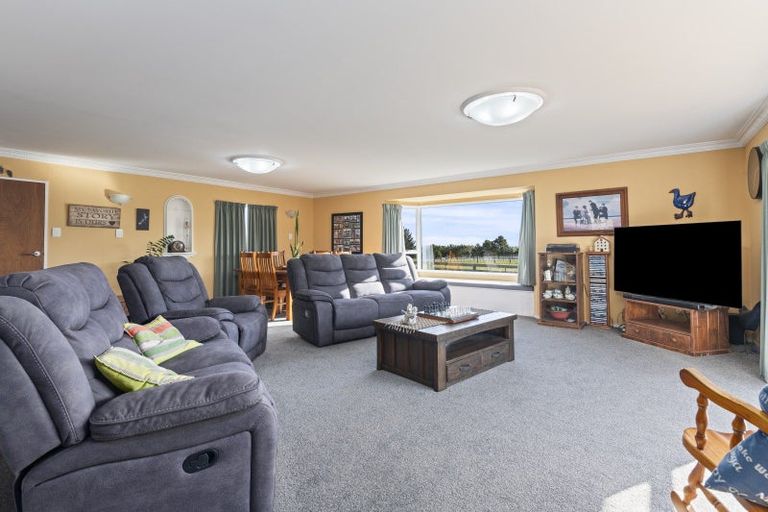 Photo of property in 840 Makerua Road, Tokomaru, Palmerston North, 4474