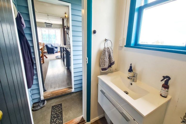 Photo of property in 23 Osborne Street, Riverton/aparima, Riverton, 9822