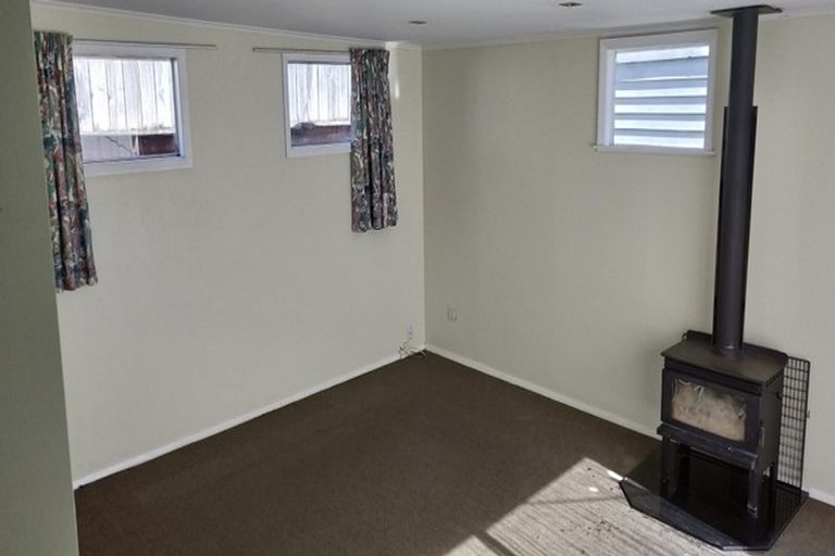 Photo of property in 18 Homedale Road, Wainuiomata, Lower Hutt, 5014