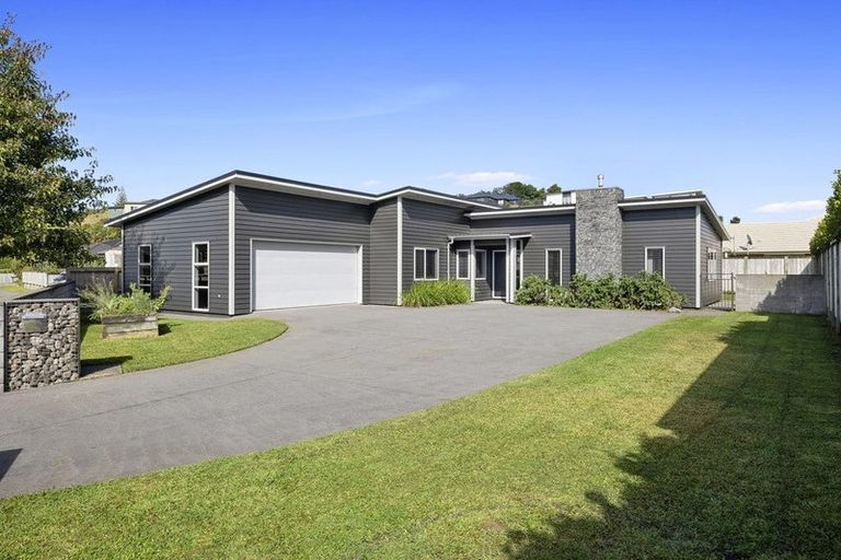 Photo of property in 20 Fernbrook Drive, Hurworth, New Plymouth, 4310
