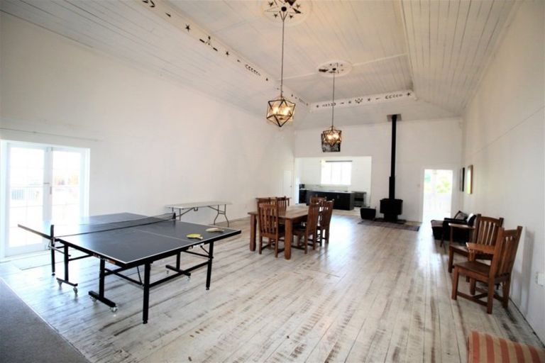 Photo of property in 50 Ross Street, Woodville, 4920