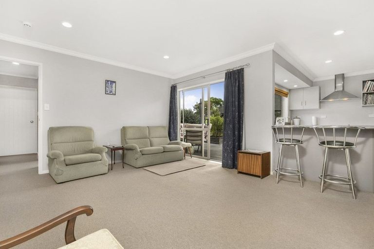 Photo of property in 23 Castlehill Court, Wattle Downs, Auckland, 2103