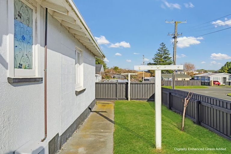 Photo of property in 2a Waitai Street, Castlecliff, Wanganui, 4501