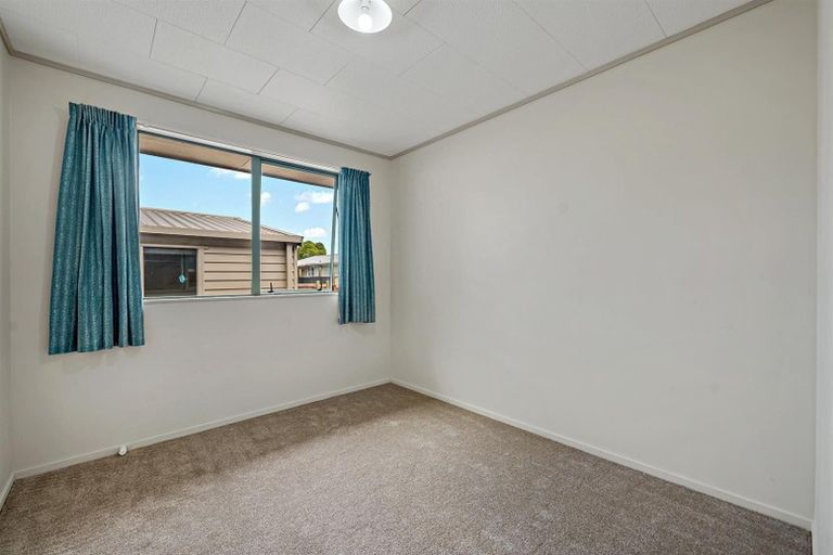Photo of property in 11a Keeling Road, Henderson, Auckland, 0612