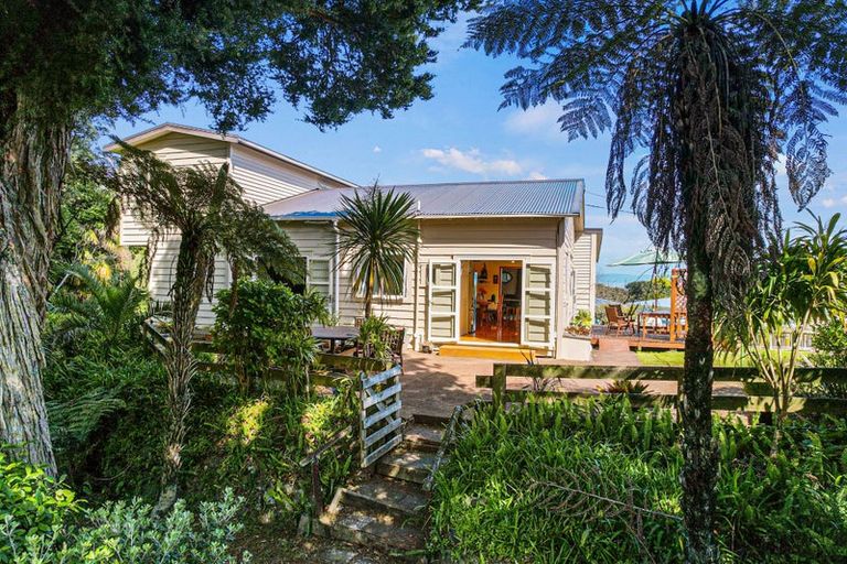 Photo of property in 16 Patui Avenue, Ngarimu Bay, Thames, 3575
