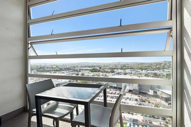 Photo of property in Proximity Apartments, 1605/17 Amersham Way, Manukau, Auckland, 2104