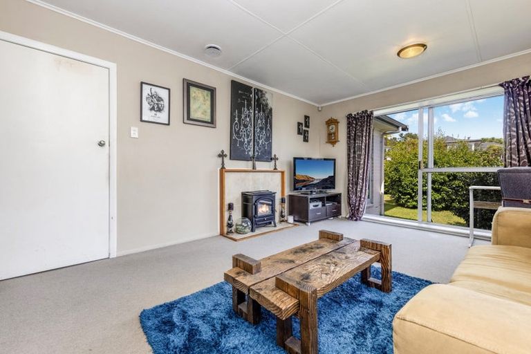 Photo of property in 3 Mccall Place, Opaheke, Papakura, 2113