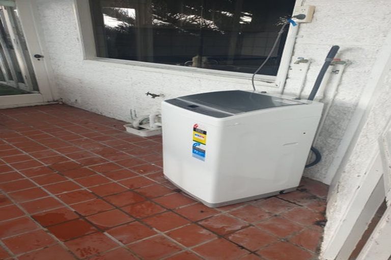 Photo of property in 9 Rangitane Street, Maupuia, Wellington, 6022