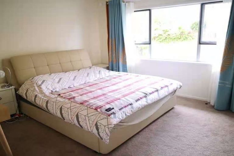 Photo of property in 129 Oaktree Avenue, Browns Bay, Auckland, 0630