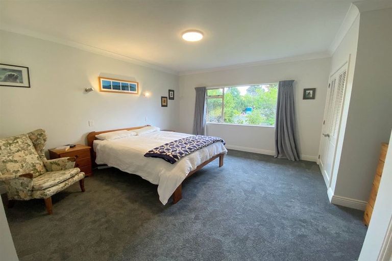 Photo of property in 214 Te Moana Road, Waikanae, 5036