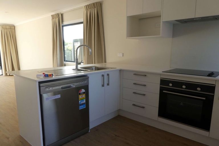 Photo of property in 2/125b Metcalfe Road, Ranui, Auckland, 0612