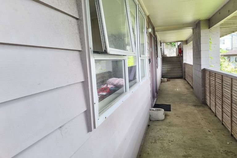 Photo of property in 126 Redwood Avenue, Tawa, Wellington, 5028