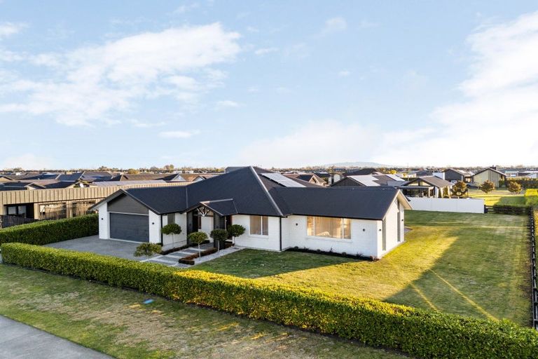 Photo of property in 129 Saint Kilda Road, Cambridge, 3434