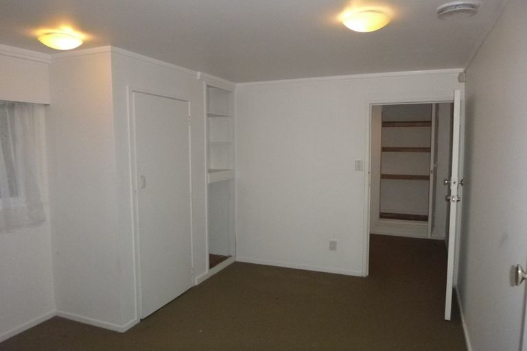 Photo of property in 21 Lake Road, Northcote, Auckland, 0627