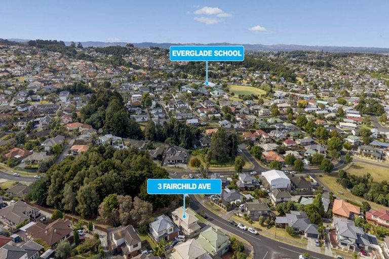 Photo of property in 3 Fairchild Avenue, Goodwood Heights, Auckland, 2105