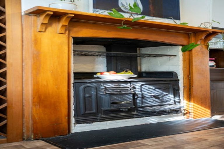 Photo of property in 18 Clare Street, Cambridge, 3434