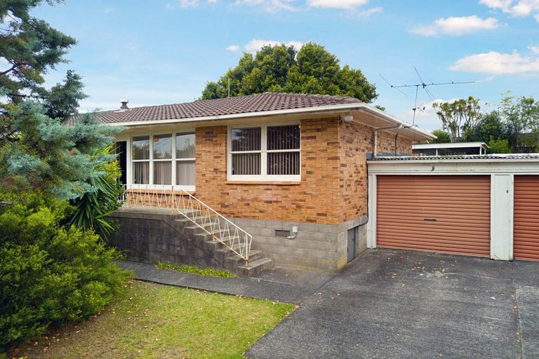 Photo of property in 3/77 Royal View Road, Te Atatu South, Auckland, 0610