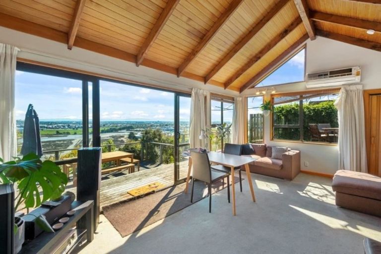 Photo of property in 11 Challis Place, Mount Pleasant, Christchurch, 8081