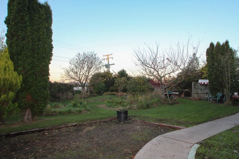 Photo of property in 22 Weston Road, Holmes Hill, Oamaru, 9401