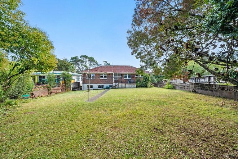 Photo of property in 18 Millbrook Road, Henderson, Auckland, 0612