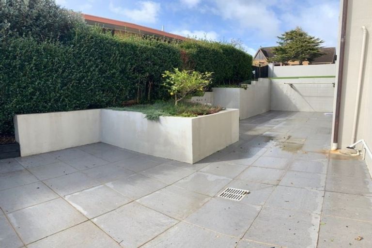 Photo of property in 19a Santa Monica Place, Goodwood Heights, Auckland, 2105