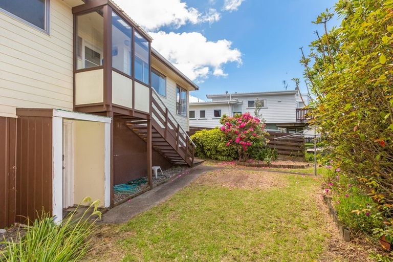 Photo of property in 71 Fyvie Avenue, Tawa, Wellington, 5028