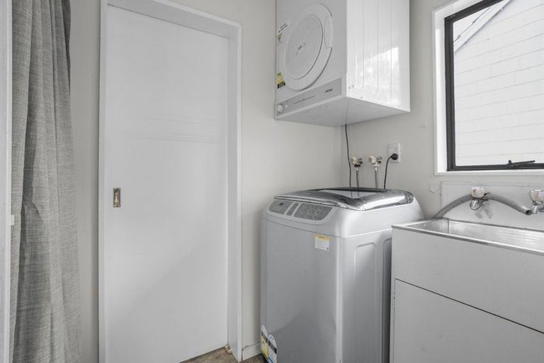 Photo of property in 2/1159 High Street, Taita, Lower Hutt, 5011