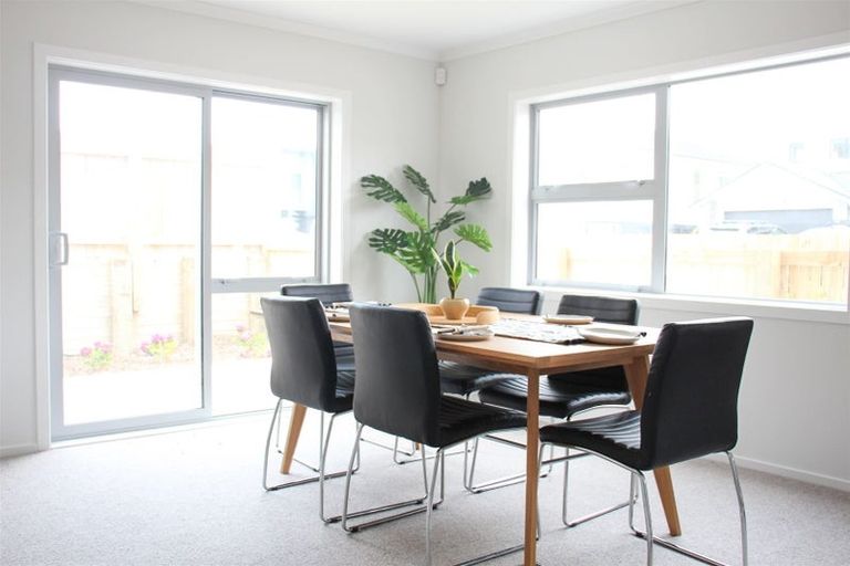 Photo of property in 27 Farnworth Terrace, Churton Park, Wellington, 6037