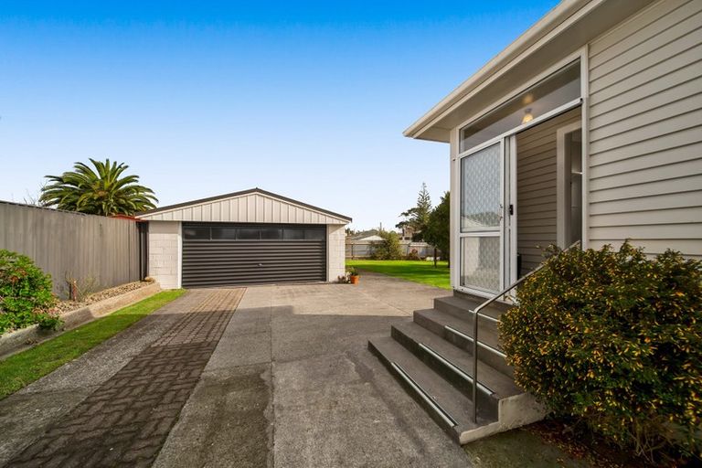 Photo of property in 77 Blake Street, Waitara, 4320