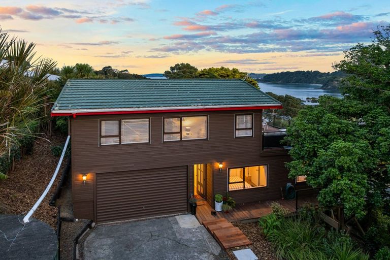 Photo of property in 3 Leigh Road, Leigh, 0985