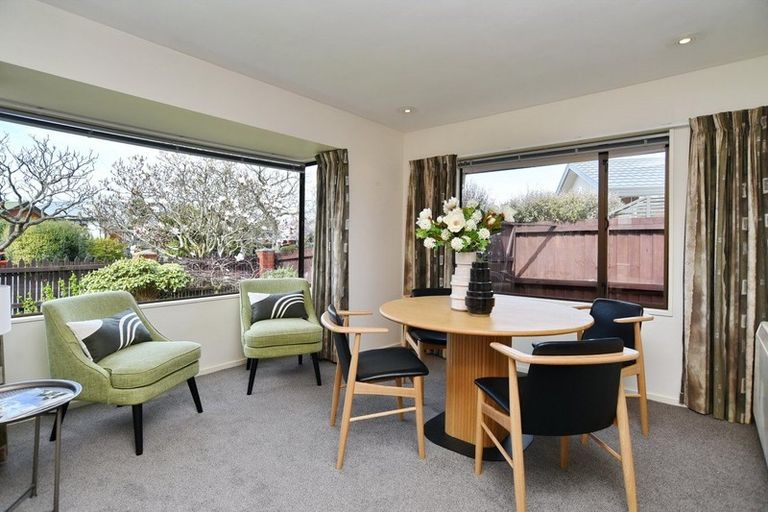 Photo of property in 7 Creese Place, Redwood, Christchurch, 8051