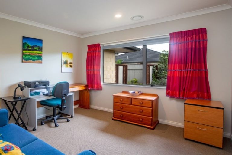 Photo of property in 7 Ashleigh Way, Waikanae Beach, Waikanae, 5036
