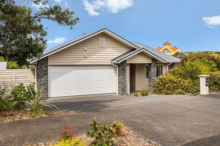 Photo of property in 2 Bella Vista Drive, Gulf Harbour, Whangaparaoa, 0930