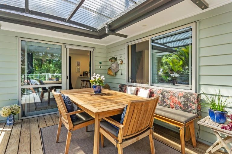 Photo of property in 296 Motutara Road, Muriwai, Waimauku, 0881