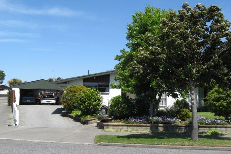 Photo of property in 27 Delaware Crescent, Russley, Christchurch, 8042