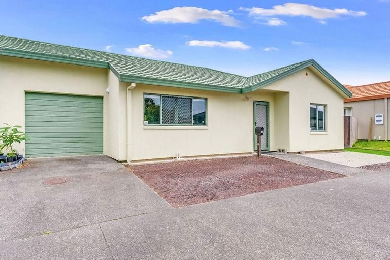 Photo of property in 11c Sturges Road, Henderson, Auckland, 0612