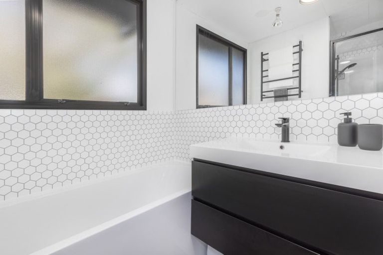 Photo of property in 10 Kivell Street, Ranui, Porirua, 5024