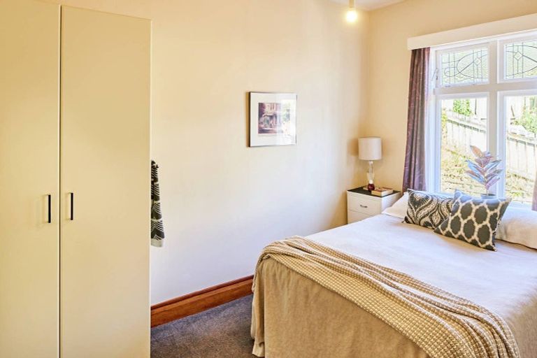 Photo of property in 22 Selwyn Terrace, Thorndon, Wellington, 6011