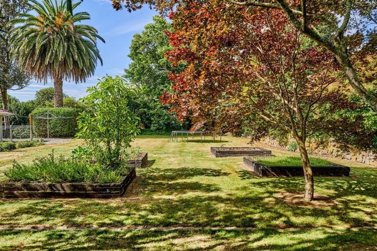 Photo of property in 44 Kawiu Road, Levin, 5510