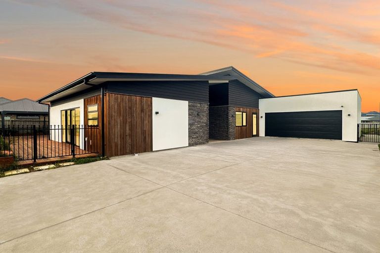 Photo of property in 7 Dianthus Place, Wigram, Christchurch, 8025