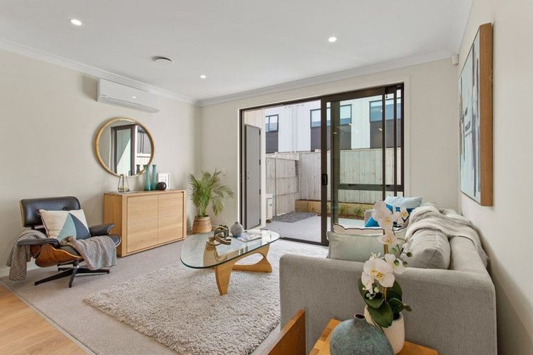 Photo of property in 25 Periko Way, Takanini, 2112