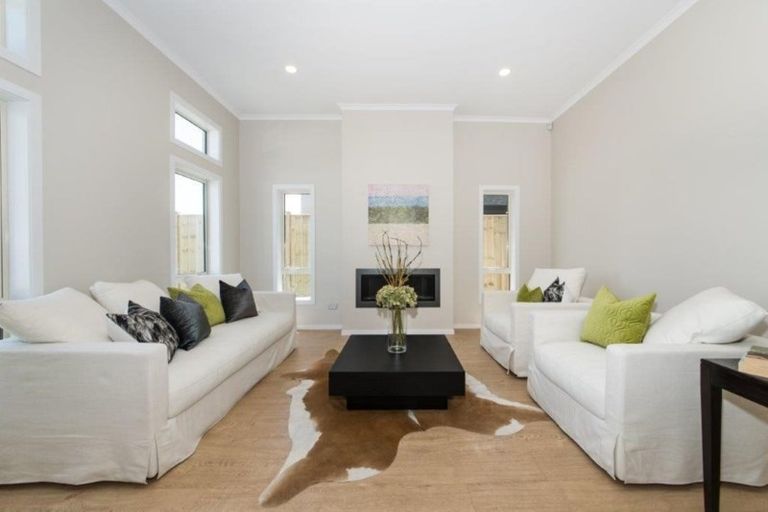 Photo of property in 11 Paso Fino Crescent, Karaka, Papakura, 2113