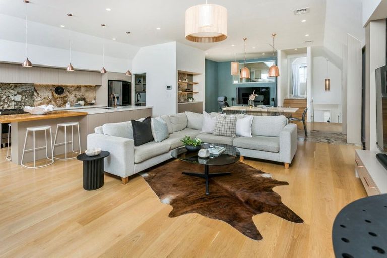 Photo of property in 39 Gulf View Road, Murrays Bay, Auckland, 0630