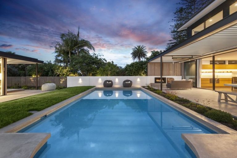 Photo of property in 106a Godden Crescent, Mission Bay, Auckland, 1071