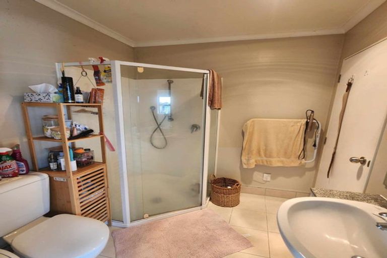 Photo of property in 86a Barrys Road, Glendene, Auckland, 0602