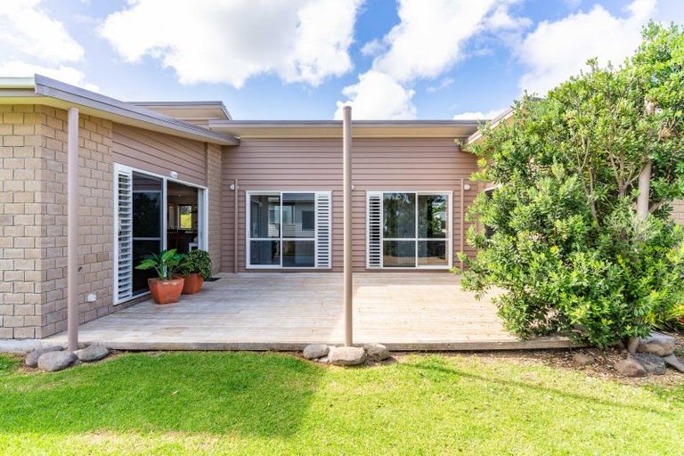 Photo of property in 1 Tua Tua Place, Baylys Beach, Dargaville, 0377