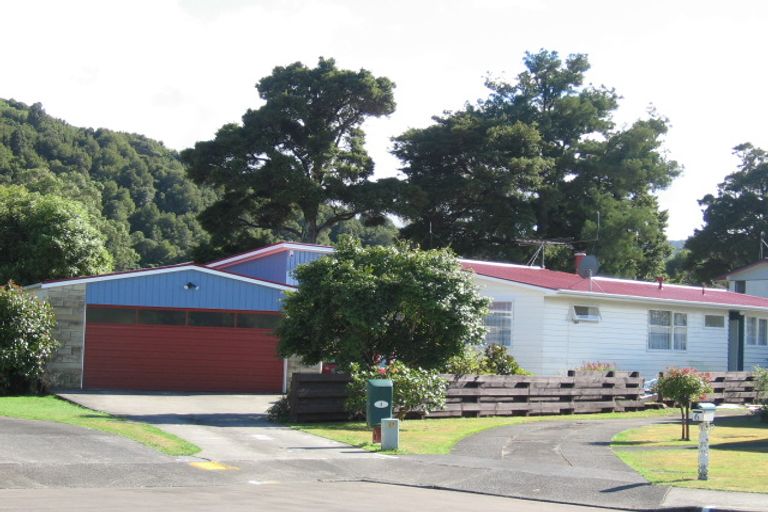 Photo of property in 8 Ruapae Grove, Trentham, Upper Hutt, 5018