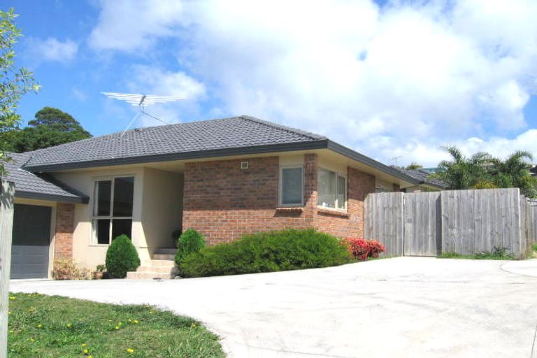 Photo of property in 52 Ian Sage Avenue, Long Bay, Auckland, 0630