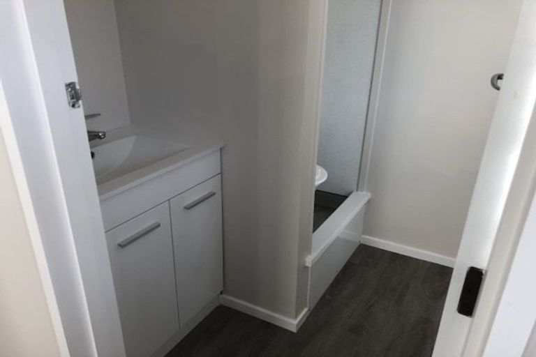 Photo of property in 12-14 Hinau Place, Cloverlea, Palmerston North, 4412